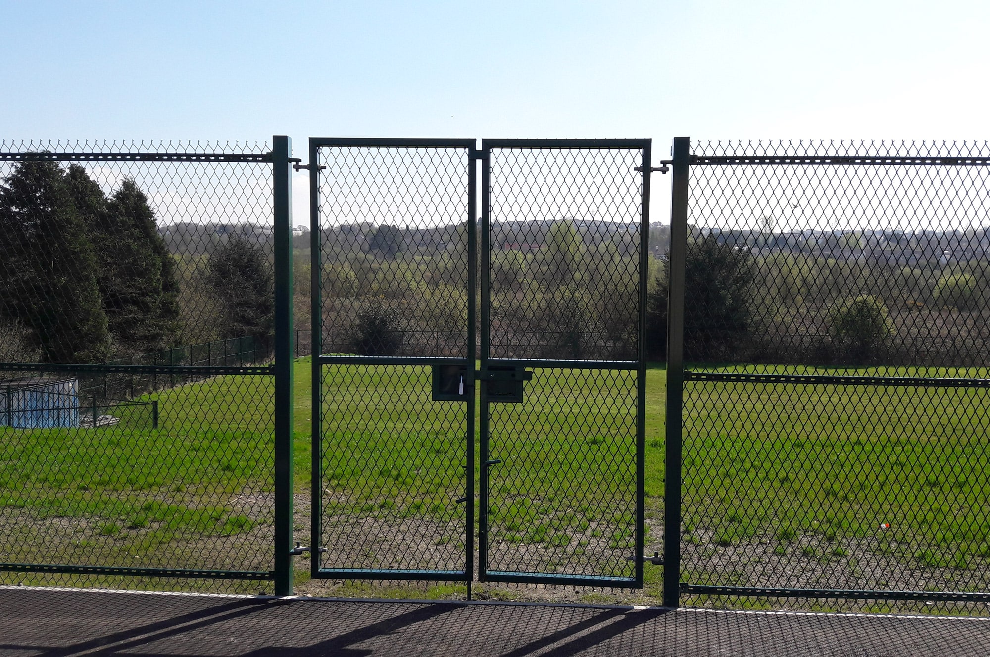Wire Mesh Fence Gate Design - Design Talk