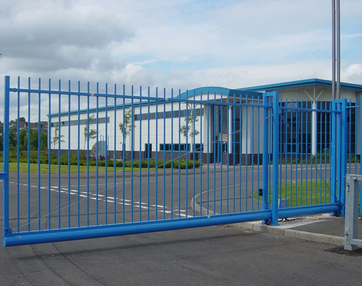 Cantilevered Gates